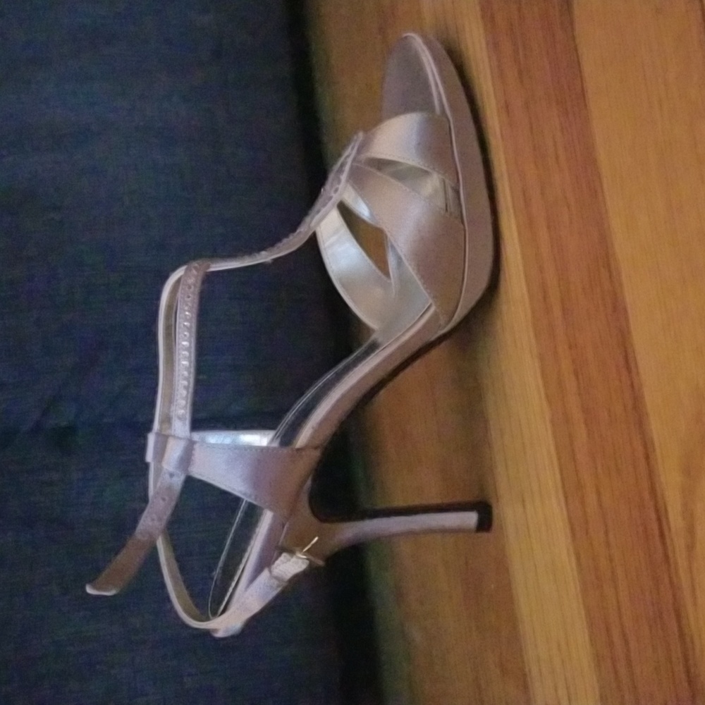 Nina Strappy Silver Heels, Brand New